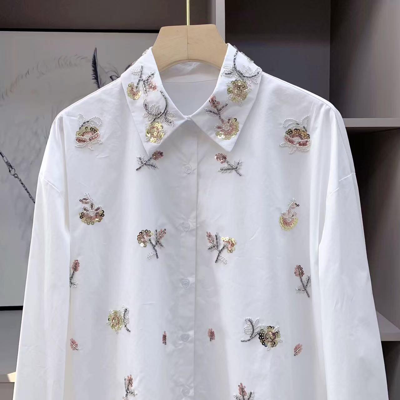 Chemisiers en coton brodés de  - Women'S Fashion Trends 2026 Spring Summer avis et prix