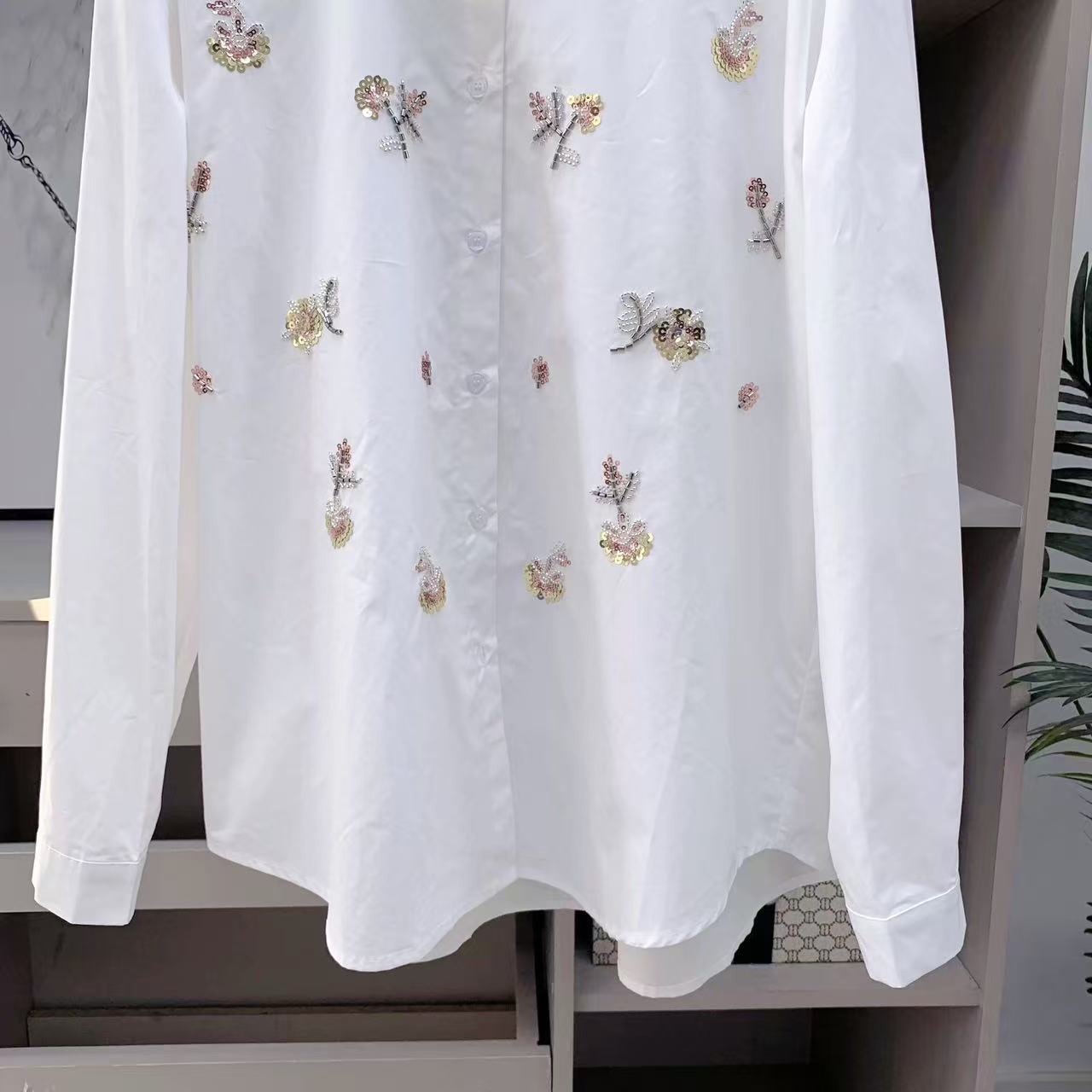 Chemisiers en coton brodés de  - Women'S Fashion Trends 2026 Spring Summer avis et prix