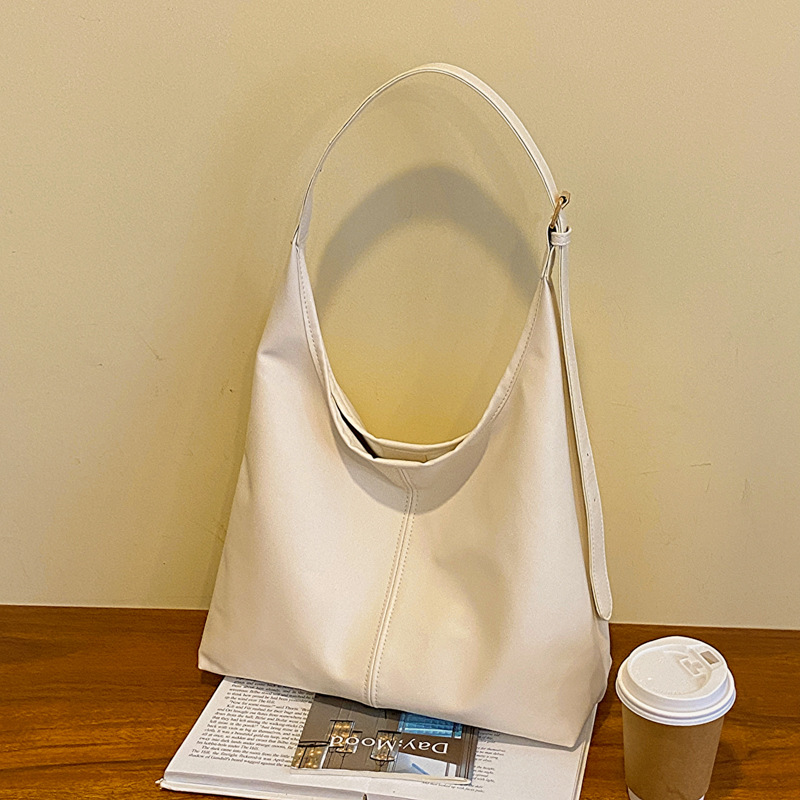 Sac sous les bras rétro fourre - Women Fashion Designers avis et prix